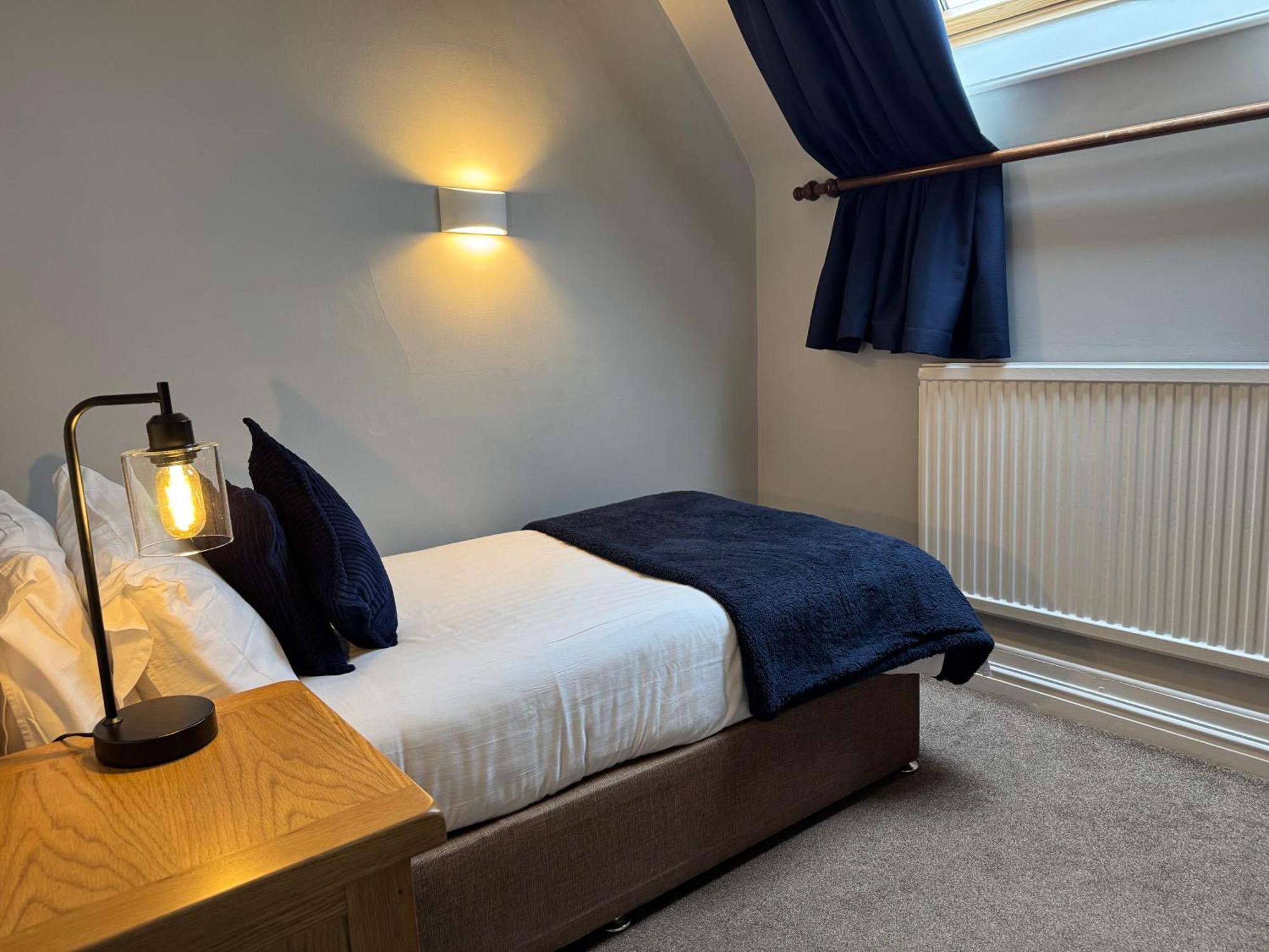 Oaklands Hotel Thorpe St Andrew Экстерьер фото