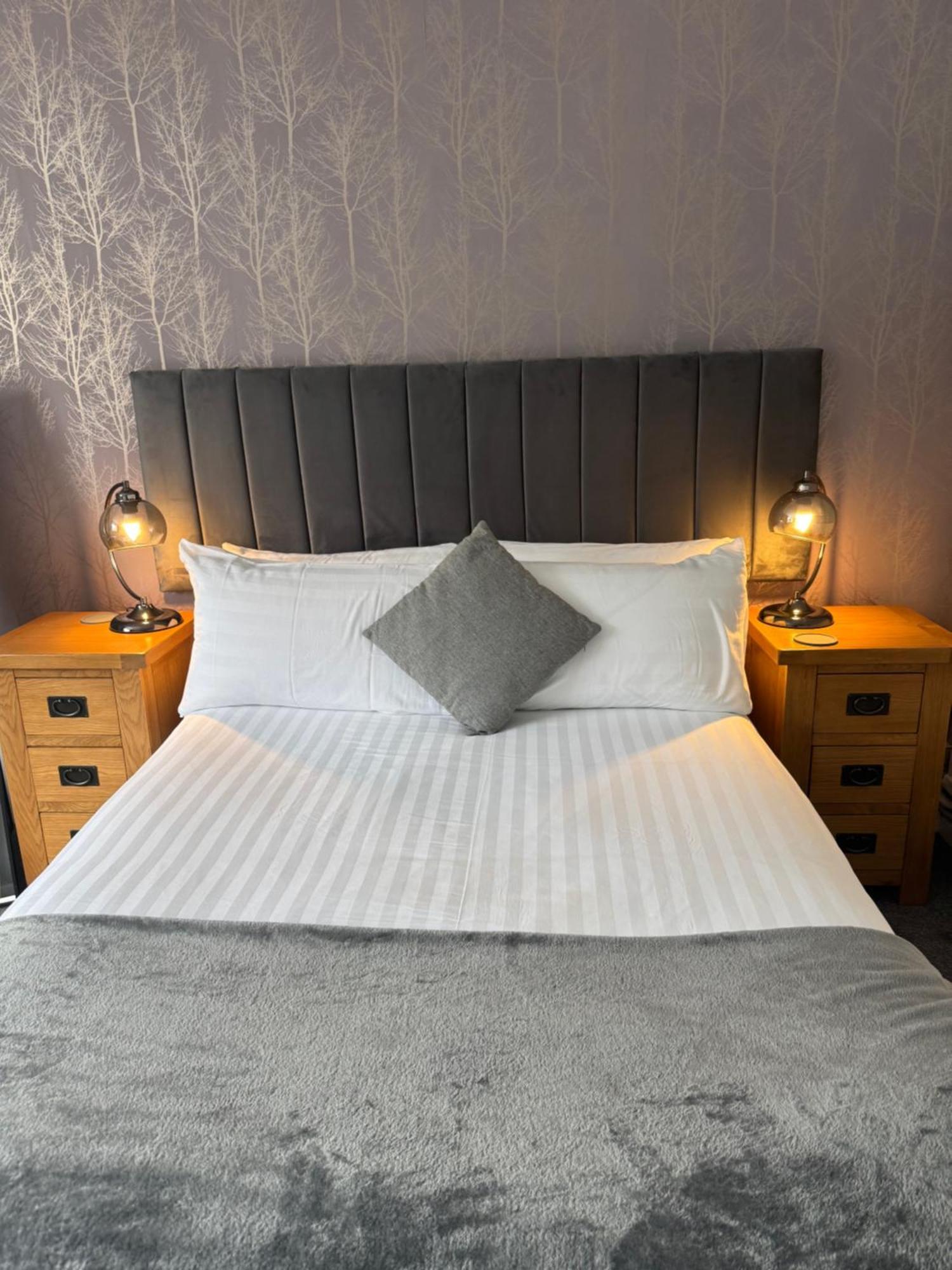 Oaklands Hotel Thorpe St Andrew Экстерьер фото