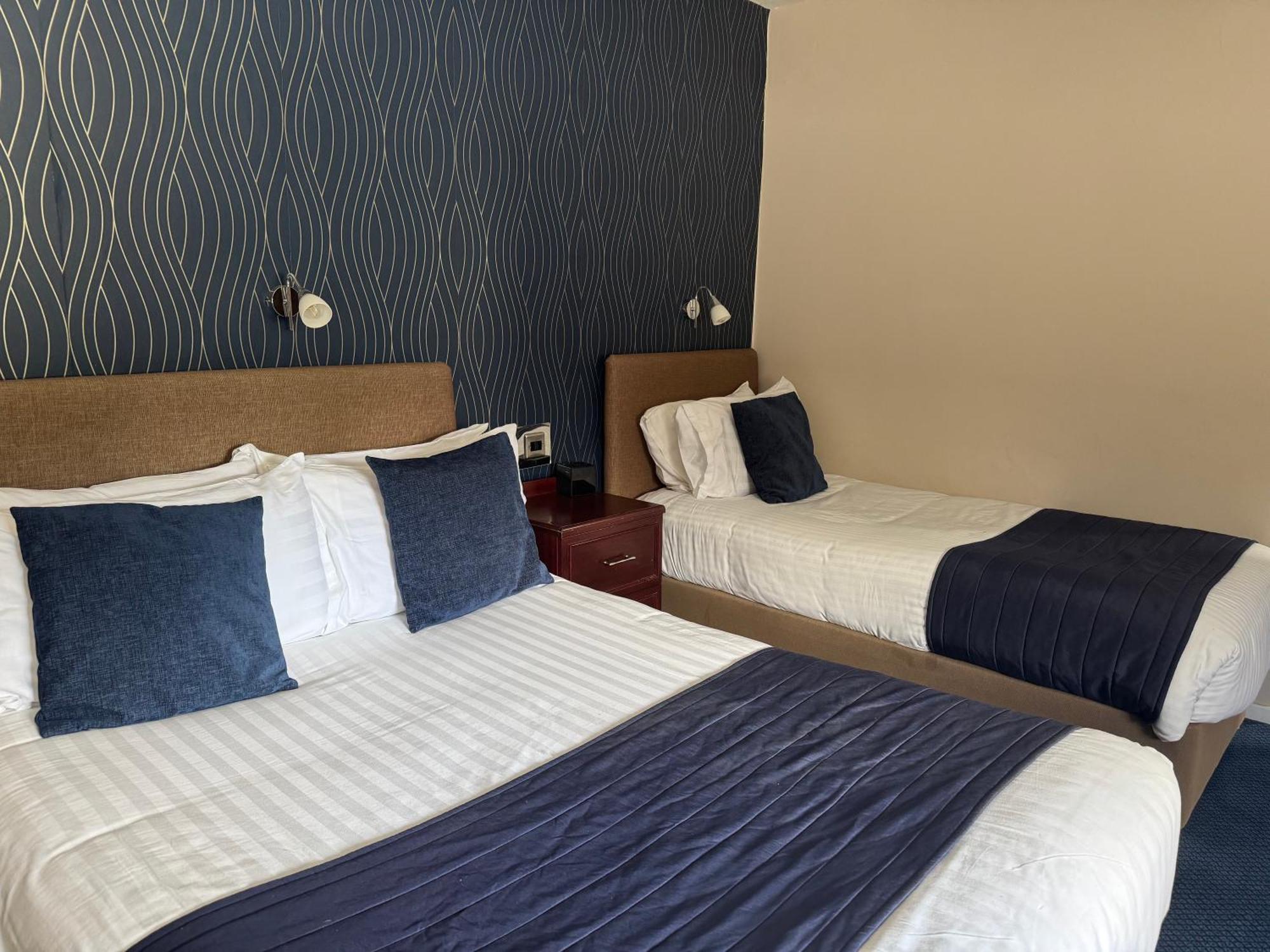 Oaklands Hotel Thorpe St Andrew Экстерьер фото